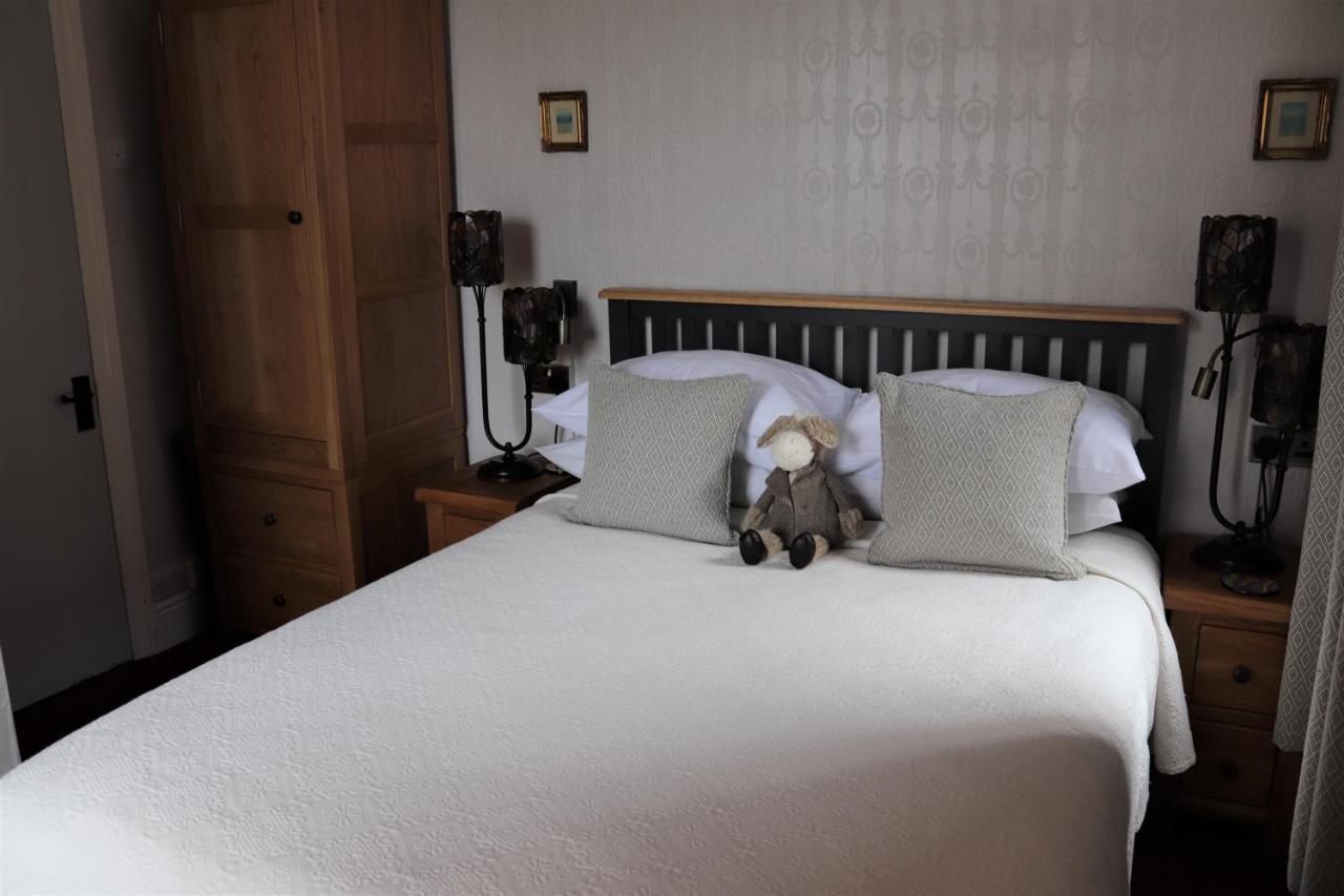 Greylands Guest House Llandrindod Wells Esterno foto